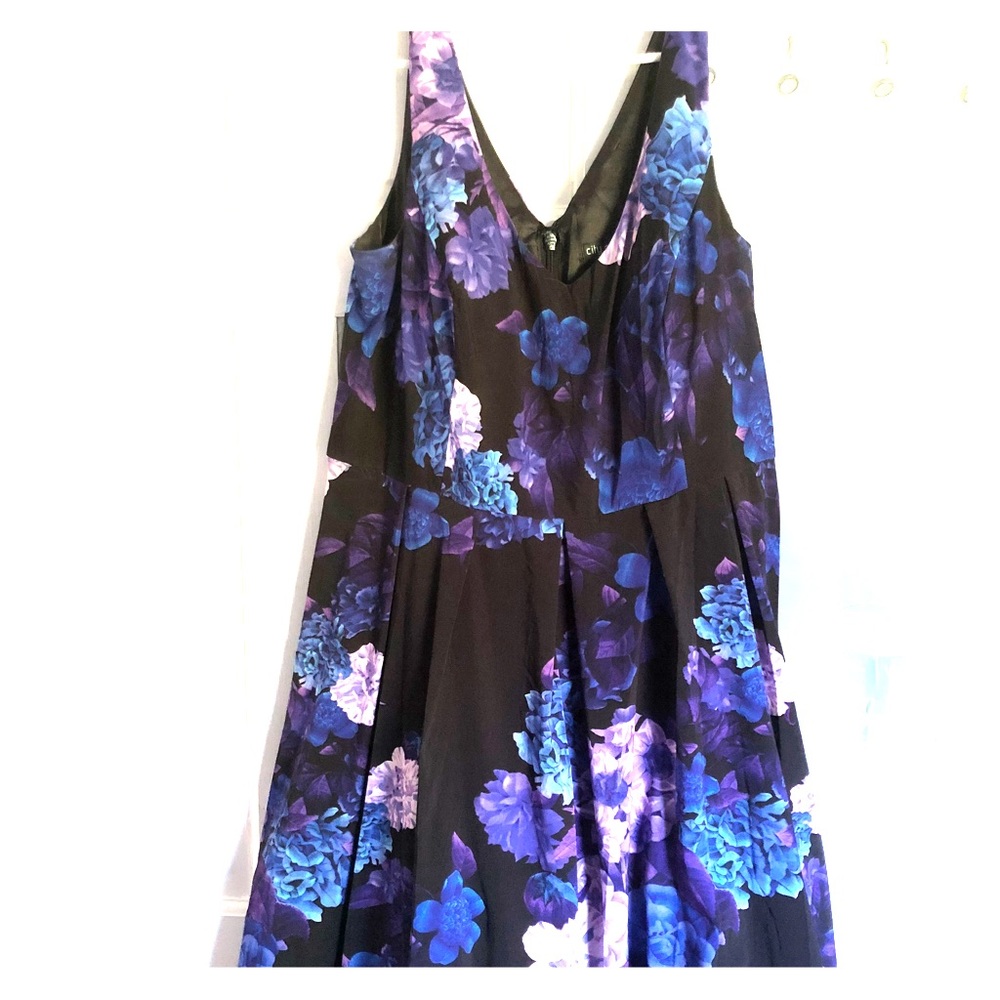 Gorgeous dress!